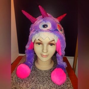 Girls Plush Hat (For Children OVER 3 Years of AGE) NEW w/Tags. Nanco # HA-MONHT.